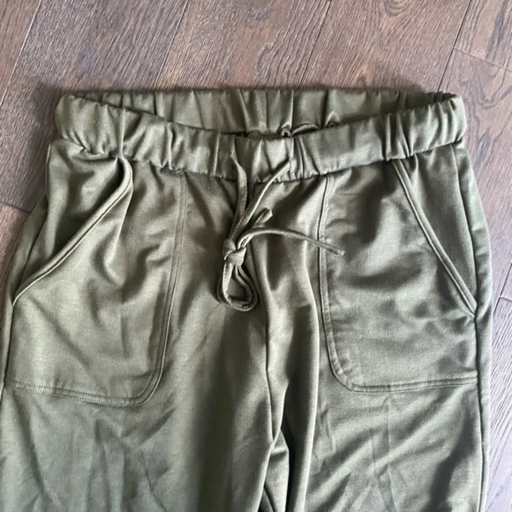 ROSKIKI Drawstring Elastic Waist Sports Lounge Pants with Pockets Green Size L